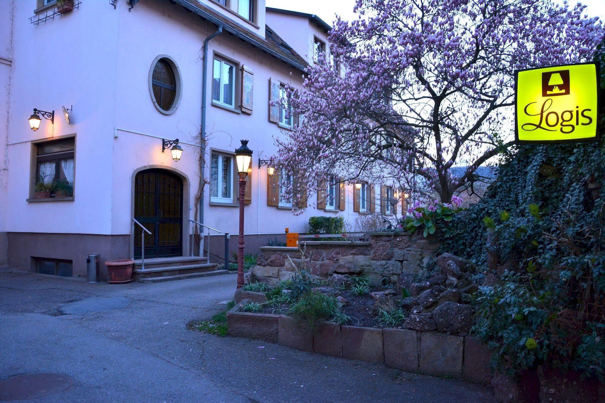 Logis Hôtel du Centre - Halte idéale en cyclotourisme avec garage à vélos clos Molsheim Exterior foto